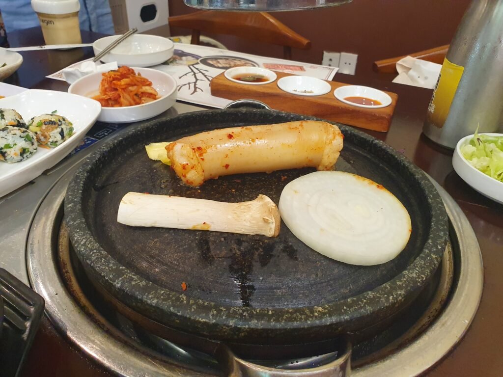 Seoul Gobchang - Lòng nướng trên chảo đá