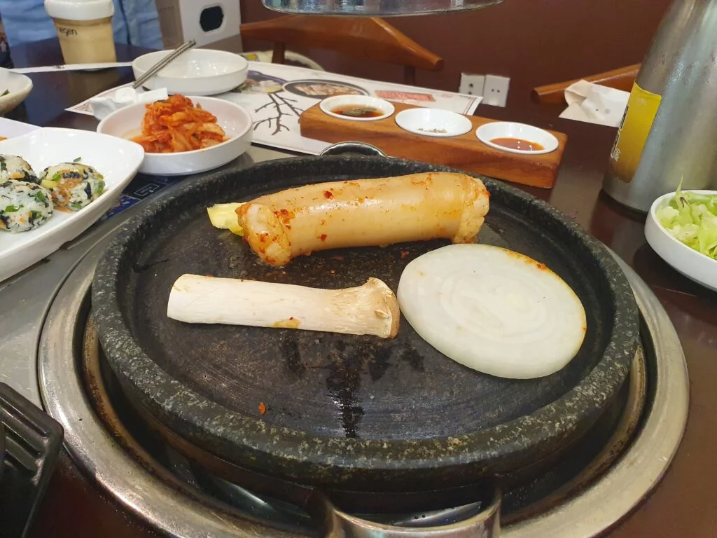 Seoul Gobchang - Lòng nướng trên chảo đá