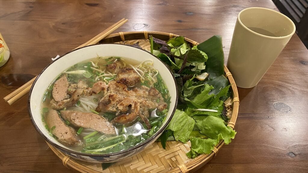 ÔBuncha Bún chả chan suốt đầy đủ
