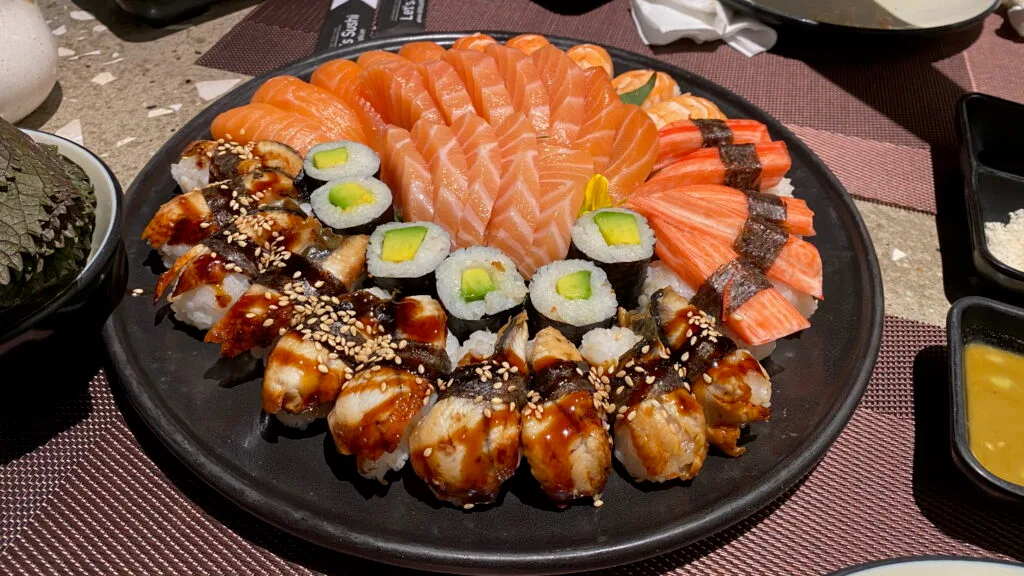 Lets Sushi - ẩm thực Nhật Việt kết hợp
