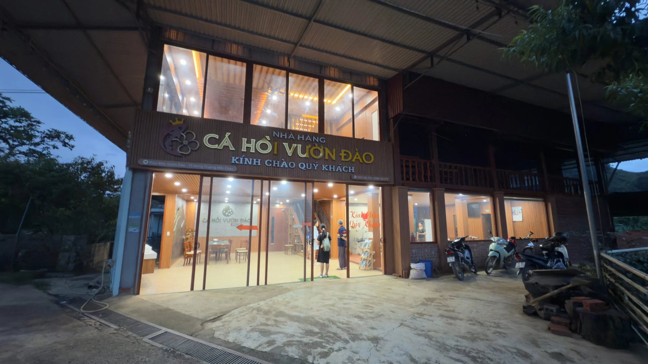 Cá Hồi Vườn Đào
