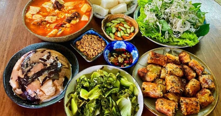 Bữa cơm gia đình Việt: Từ truyền thống đến nhịp sống hiện đại