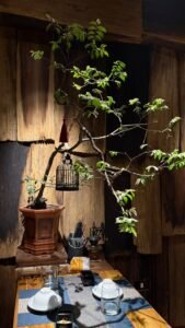 Review nhà hàng Bến