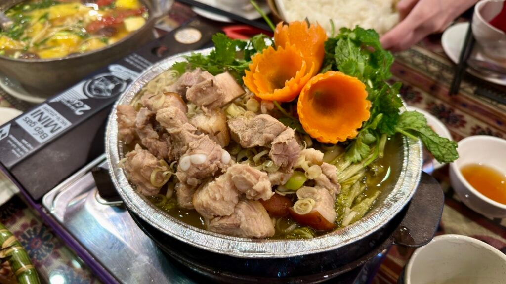 Lợn bản hấp Sapa